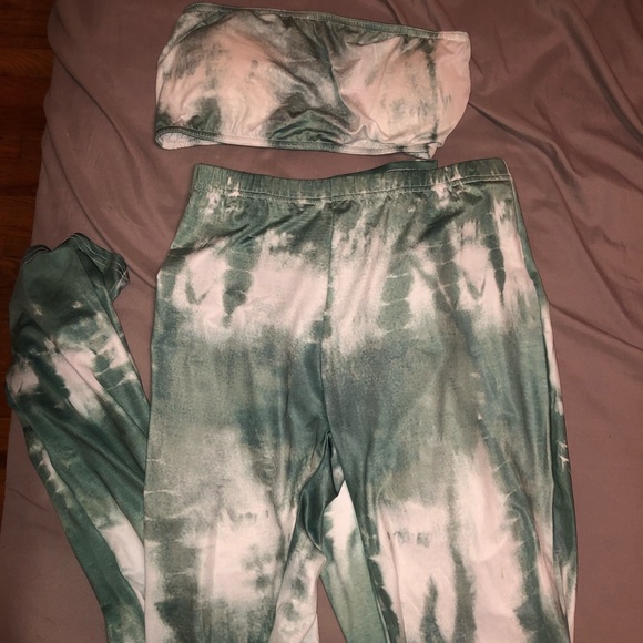 NA Other - 2 piece matching set green tie dye tub top pants
